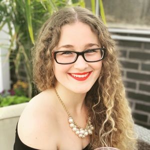 Meet your Posher, Elise